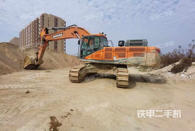 斗山DX420LC-9C挖掘机