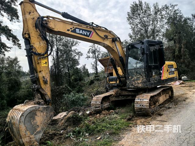 三一重工SY135C挖掘机