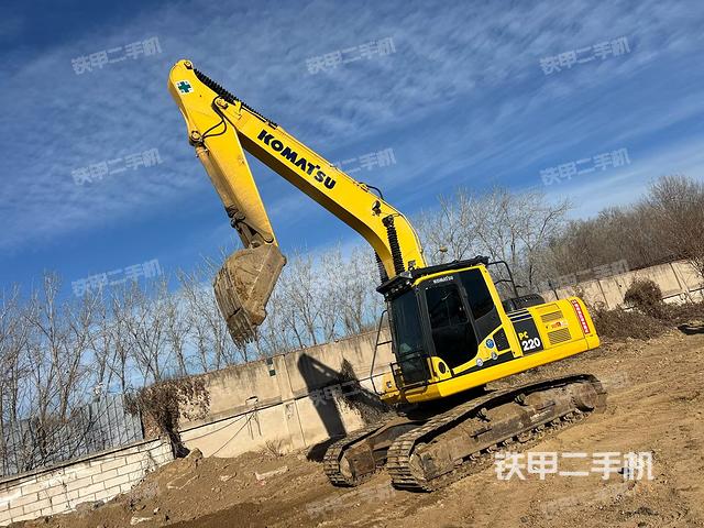 小松PC220-8挖掘机