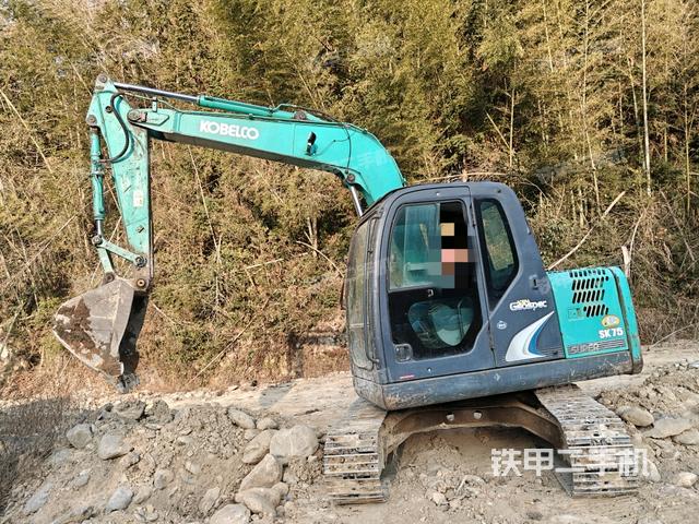 神钢SK75-8挖掘机