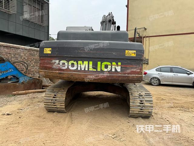 中联重科ZE215E-10挖掘机