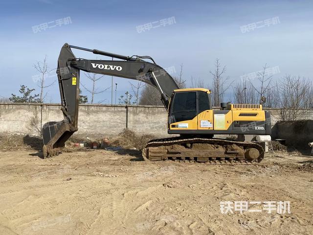 沃尔沃EC300DL挖掘机