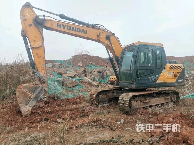 现代R130VS挖掘机