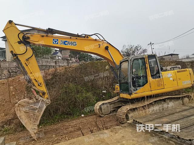 徐工XE215C挖掘机