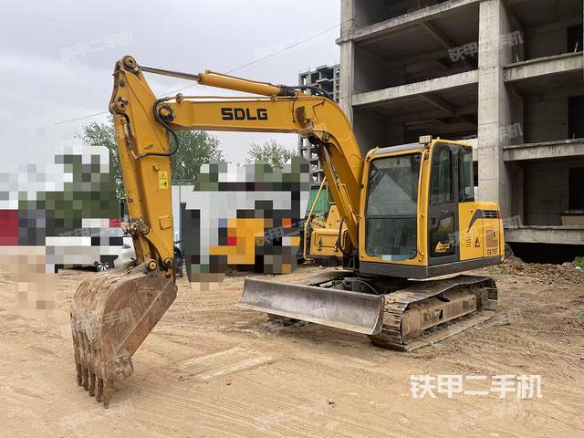 山东临工E675F挖掘机