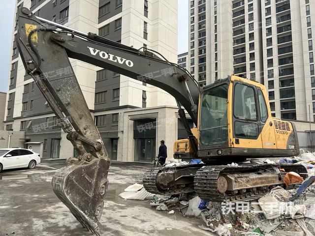 沃尔沃EC140BLC挖掘机